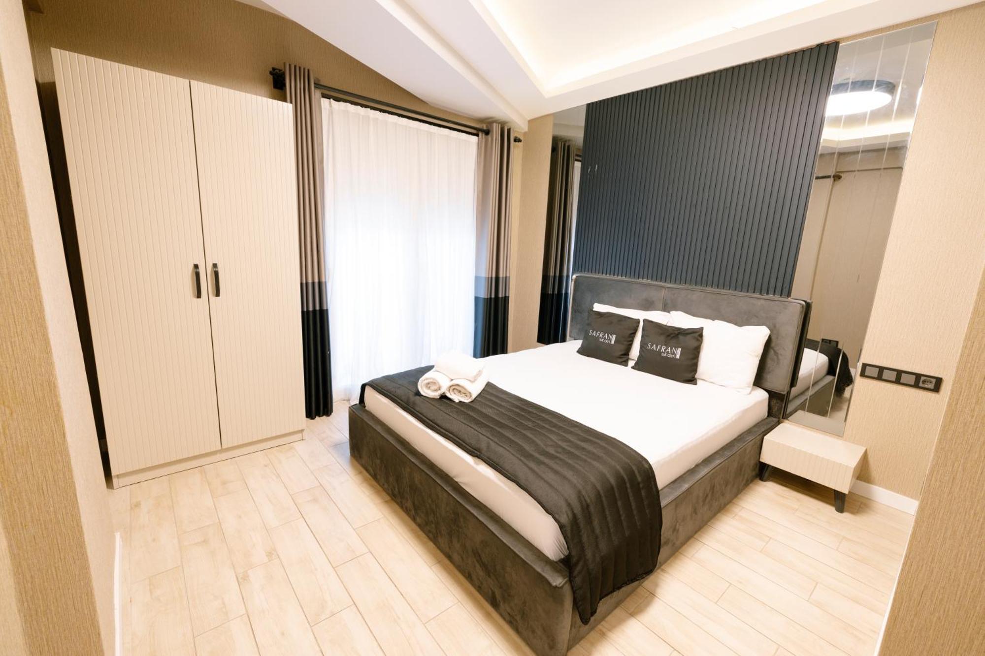 Safran Suit Otel Buca Esterno foto